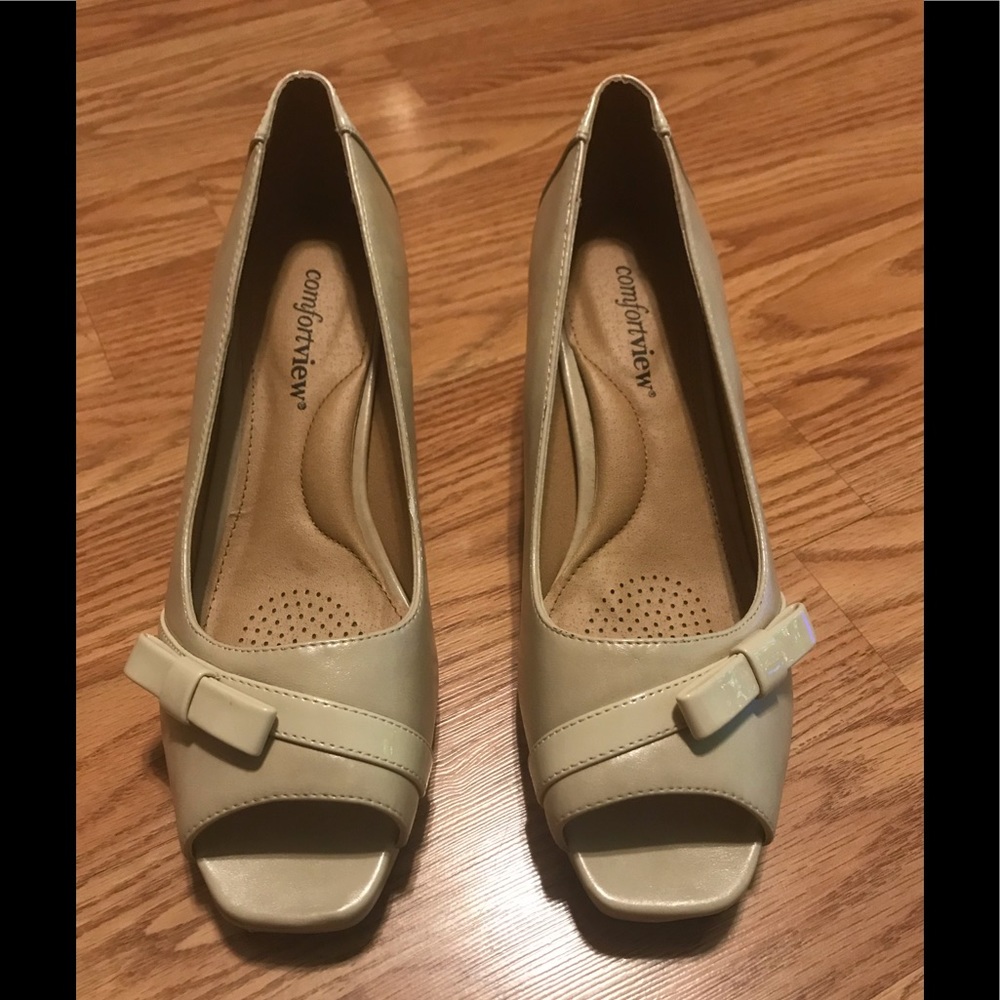 COMFORTVIEW TAN SHOES